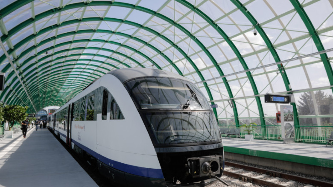 Defecţiune la macaz între Mogoşoaia şi Baloteşti perturbă traficul feroviar