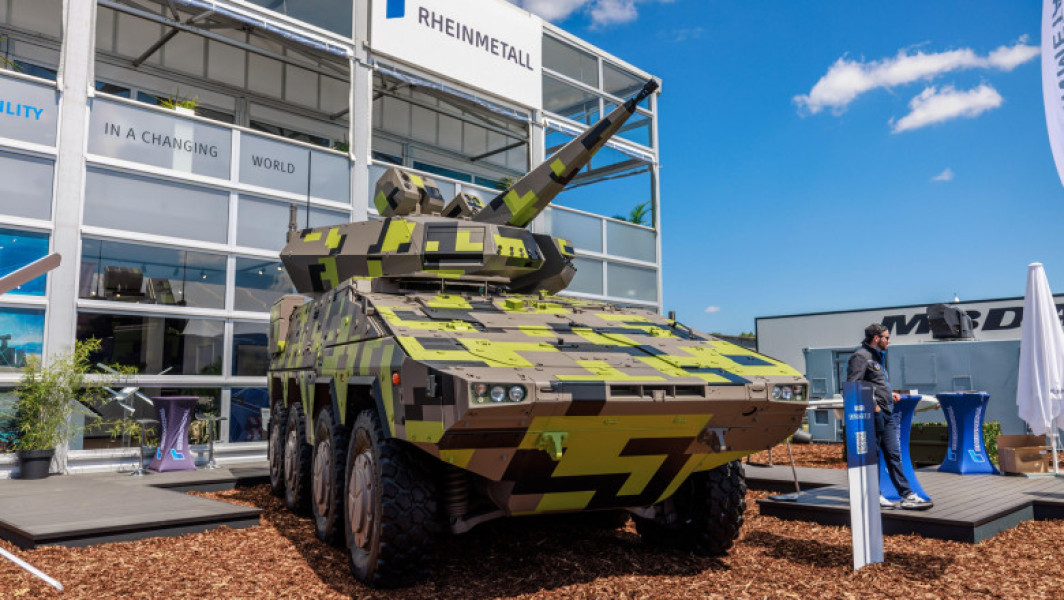 Armata germană poartă discuții pentru achiziția a 100 de vehicule blindate Boxer destinate Ucrainei