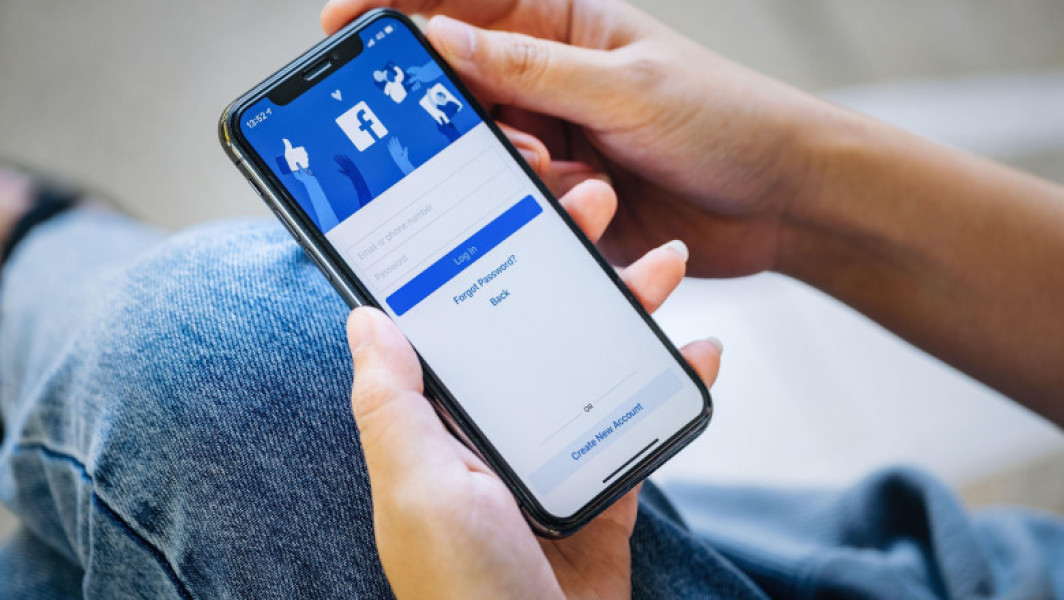 Trimis în judecată după un live pe Facebook