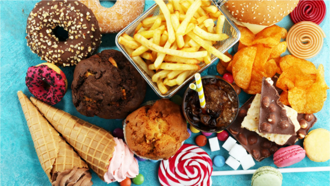 Adolescentii consuma doua treimi din calorii din alimente ultraprocesate, dezvăluie un nou studiu