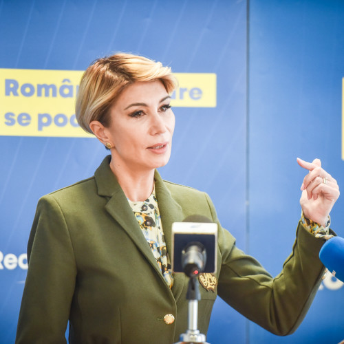 Ministrul Culturii, Raluca Turcan, atrage atenția asupra misoginiei din politică în contextul acuzațiilor de agresiune sexuală