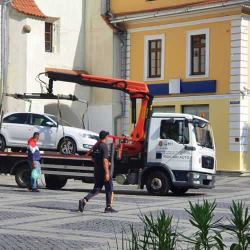 Vânzarea unei autospeciale pentru ridicat mașini la Sibiu