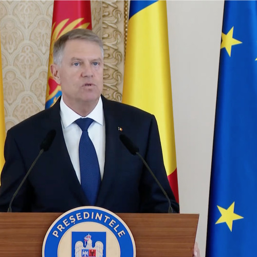 Klaus Iohannis decorează foști și actuali consilieri prezidențiali