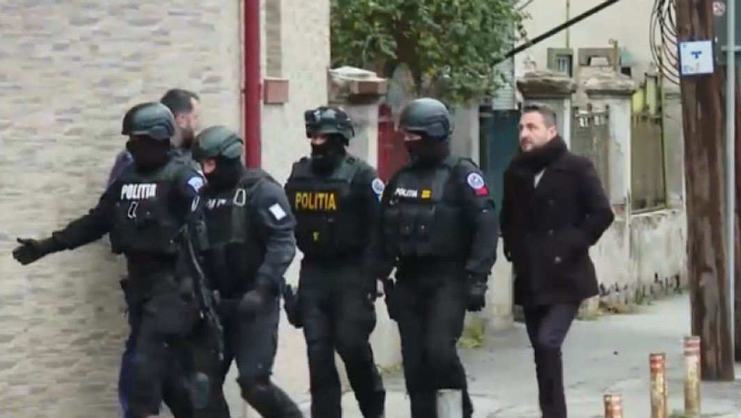 Apel la 112 - Femeie amenințată de vecinul fost polițist