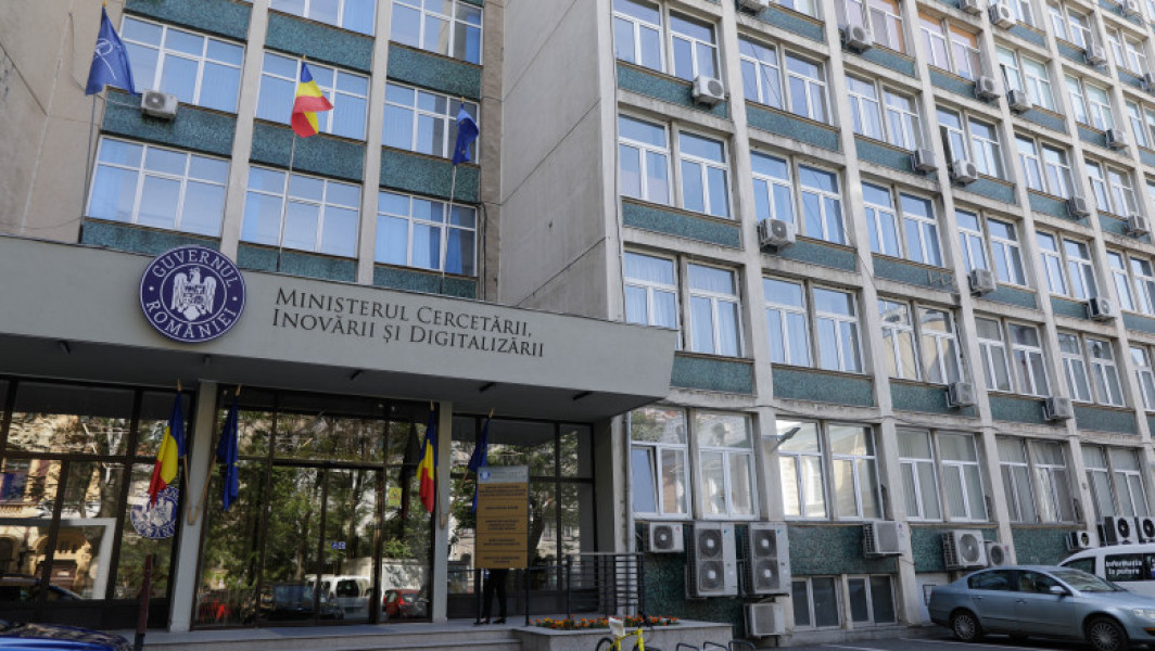 7 milioane lei pentru savanți români. 100 tineri vor beneficia de bursele Ștefan Odobleja.