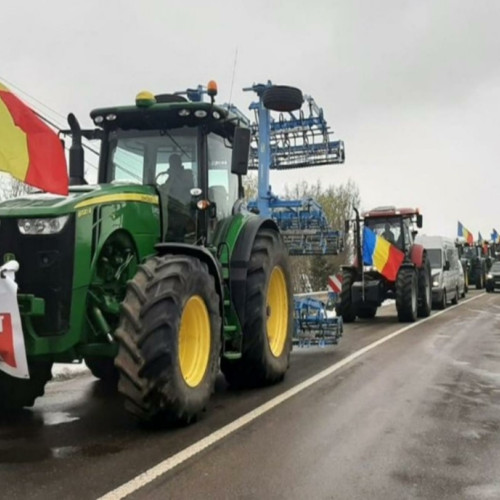 Fermierii și agricultorii continuă protestele: oamenii de 15 zile în stradă