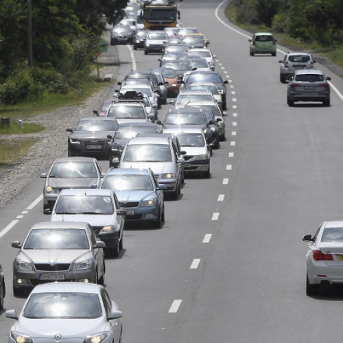 Trafic intens pe DN 1 și autostrăzile A1 și A2