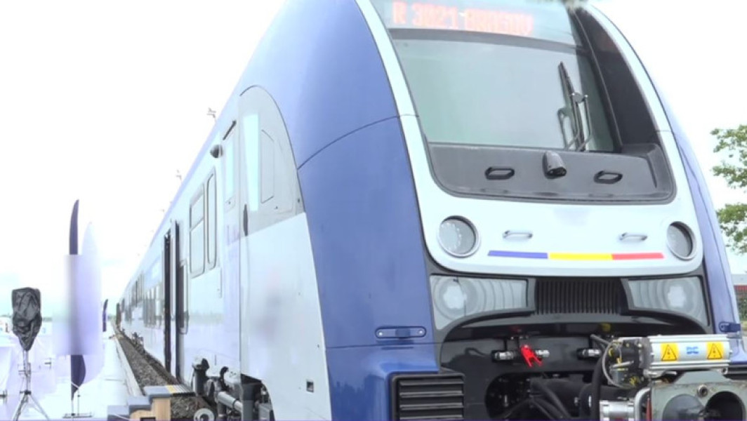 Primul tren electric cumpărat de România, prezentat la Oradea