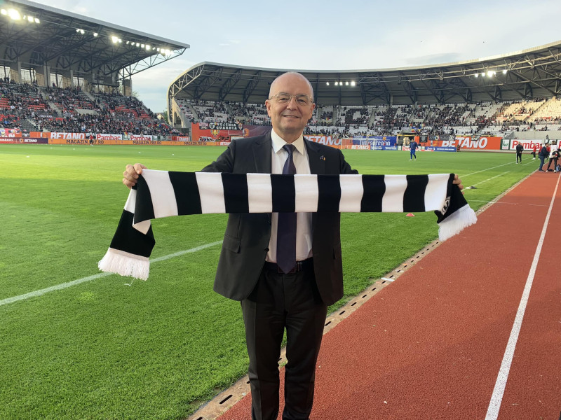 Emil Boc confirmă că va merge joi la meciul U Cluj din Sibiu