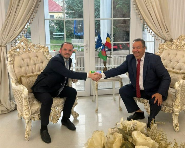 ministrul sănătății, Alexandru Rogobete, a vizitat sâmbătă mai multe județe din țară pentru a analiza stadiul proiectelor medicale finanțate din fonduri europene. Potrivit portalului turnulsfatului.ro, oficialul a fost în județele Hunedoara, Deva și Brad, unde a discutat despre investiții și digitalizare în sistemul sanitar.