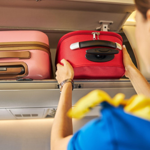 Ryanair va crește bonusurile pentru personalul de la aeroporturi pentru aplicarea regulamentelor legate de bagaje