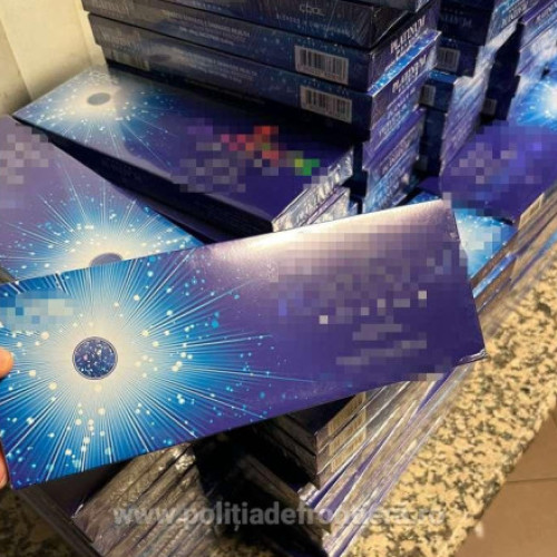 Trei români prinși cu peste 159.000 de țigarete de contrabandă la Aeroportul Henri Coandă