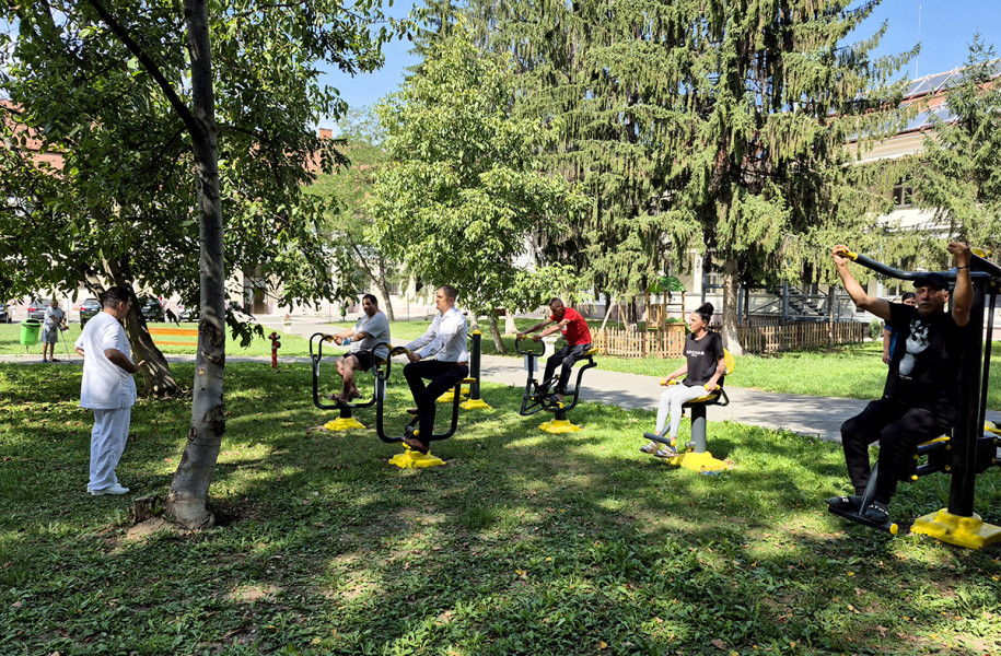 Instalarea a șase aparate de fitness în aer liber la Spitalul de Pneumoftiziologie Sibiu