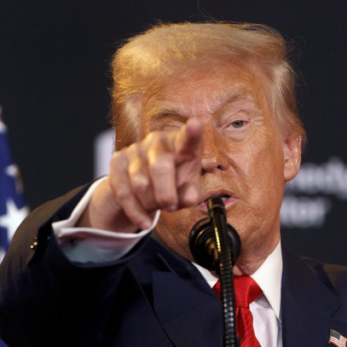Donald Trump acuză marile rețele TV americane că îl atacă în proporție de 97%