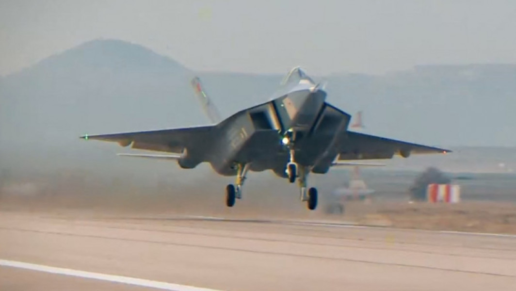 Primul zbor al avionului de luptă turcesc de producție națională KAAN, realizat de compania TUSAS, marchează modernizarea aviației militare a Ankarei