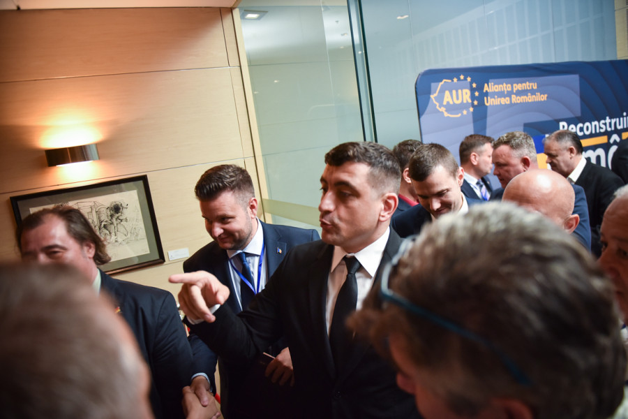 Organizația AUR Sibiu se declară unită, dar plecările continuă în partid