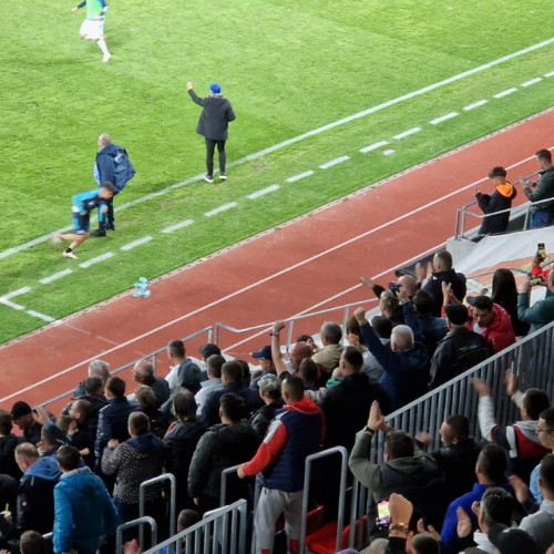 SPECTACOL la STADION: Corvinul - Oțelul, Finala Cupei Fotbal! Suporterii din toată țara sunt prezenți!