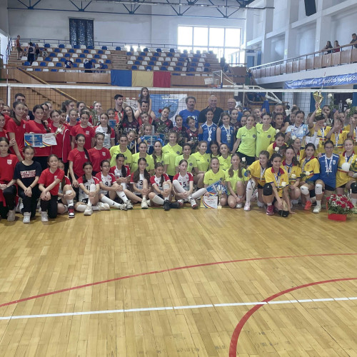 Echipa U13 a Clubului Champions Sibiu a terminat Campionatul Național de Volei pe locul 4