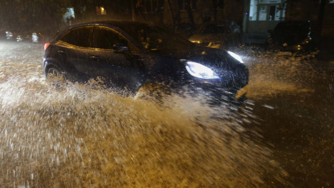 Furtună devastatoare în Capitală