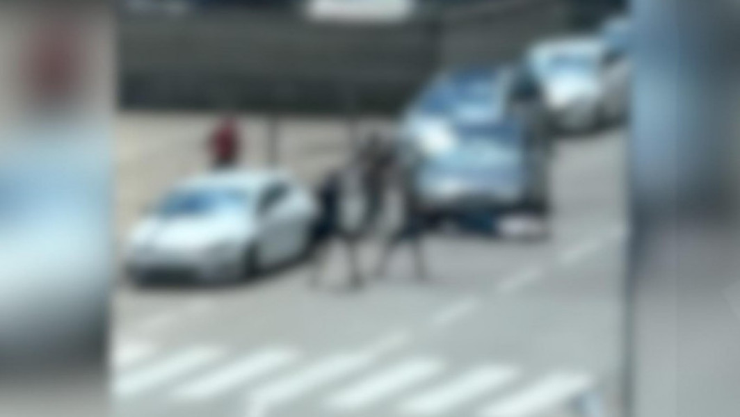 Doi români împușcați pe stradă în Spania. Unul a murit, altul este grav rănit