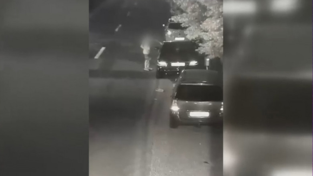 Un Bărbat a Vandalizat 16 Mașini în Cartierul de Lux Pipera