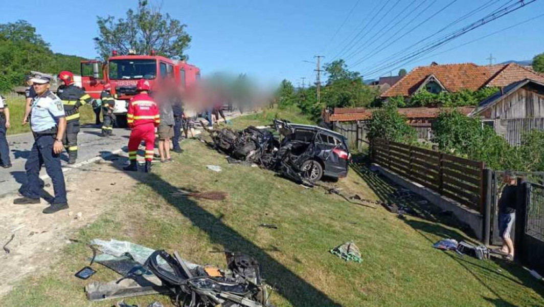 Accident rutier cu autocar plin de elevi în județul Vâlcea