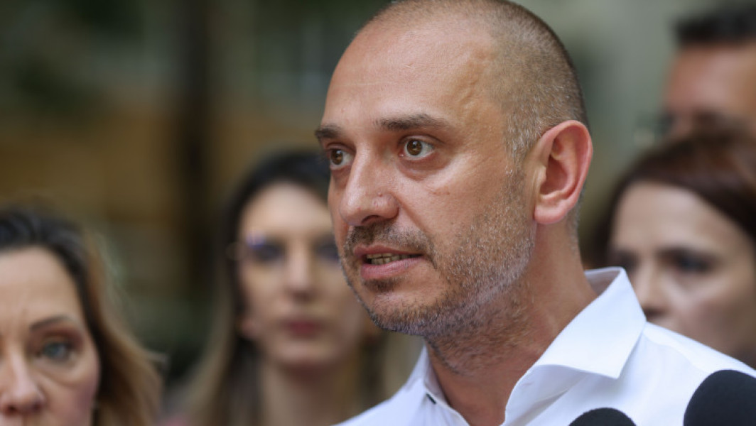 Primarul Sectorului 2, Radu Mihaiu, se prezintă la Poliție pentru plângerea penală legată de buletinele de vot prestampilate