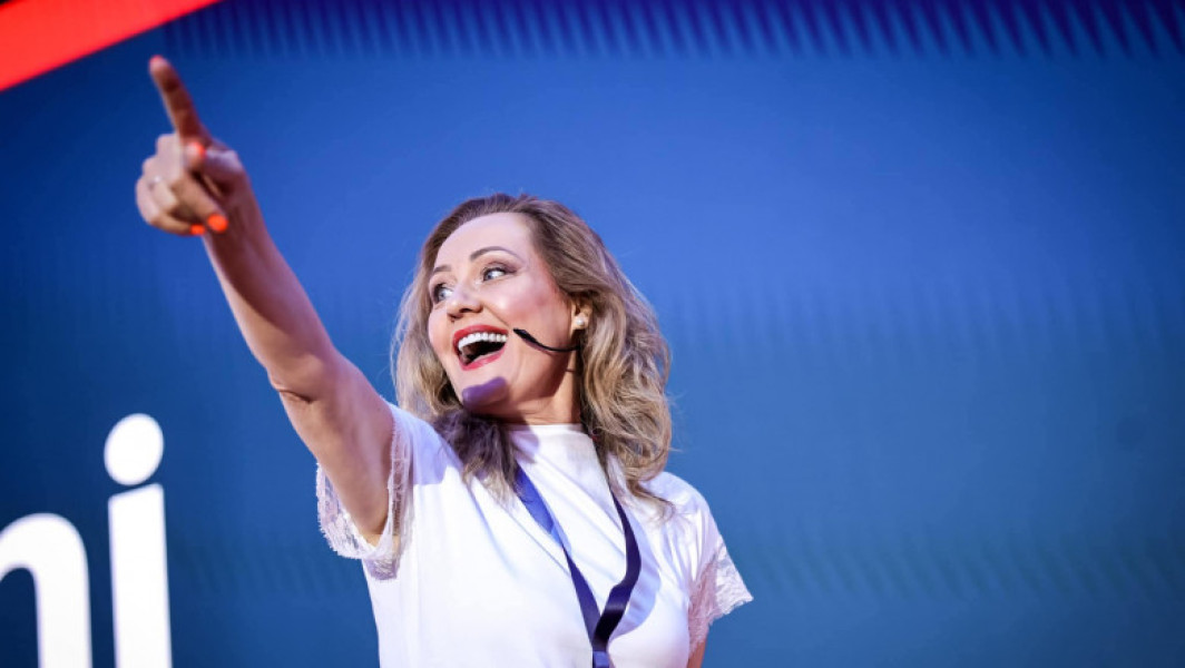 Elena Lasconi, bucuroasă de acordul PNL-PSD privind data alegerilor