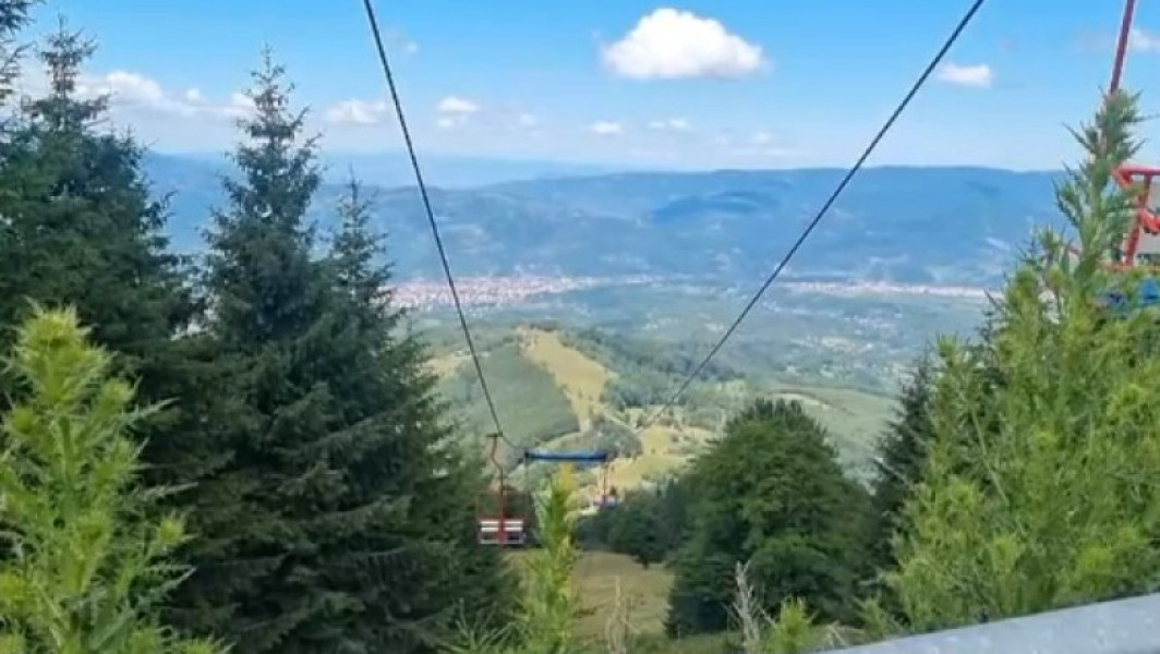 Doi muncitori care reparau telescaunul din Parâng au căzut de la 8 metri și sunt grav răniți